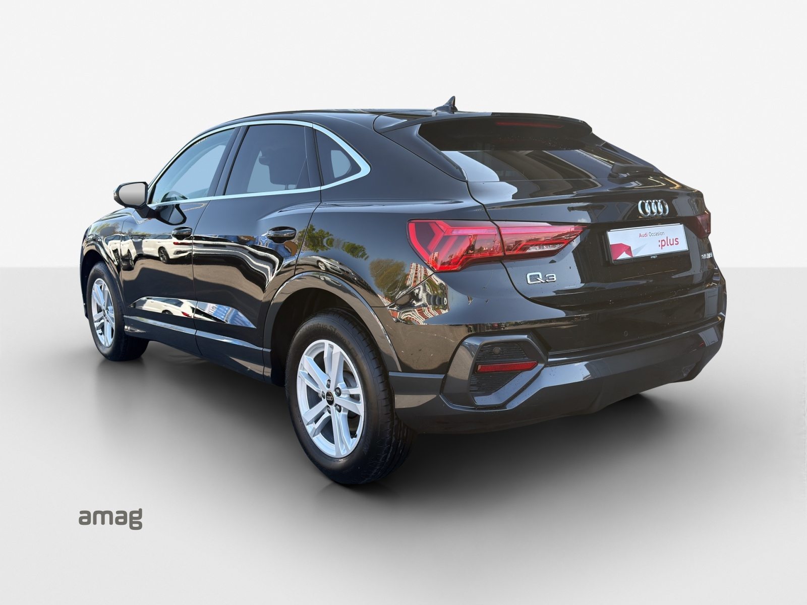 AUDI Q3 Sportback 35 TFSI Attraction, Petrol, Second hand / Used, Automatic - 3
