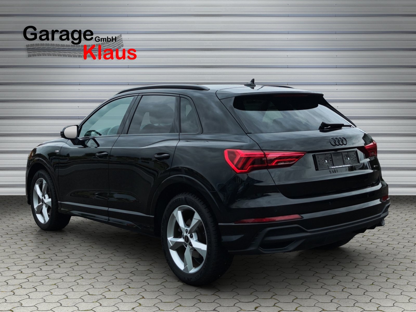 AUDI Q3 40 TDI S line quattro S-tronic, Diesel, Second hand / Used, Automatic - 4
