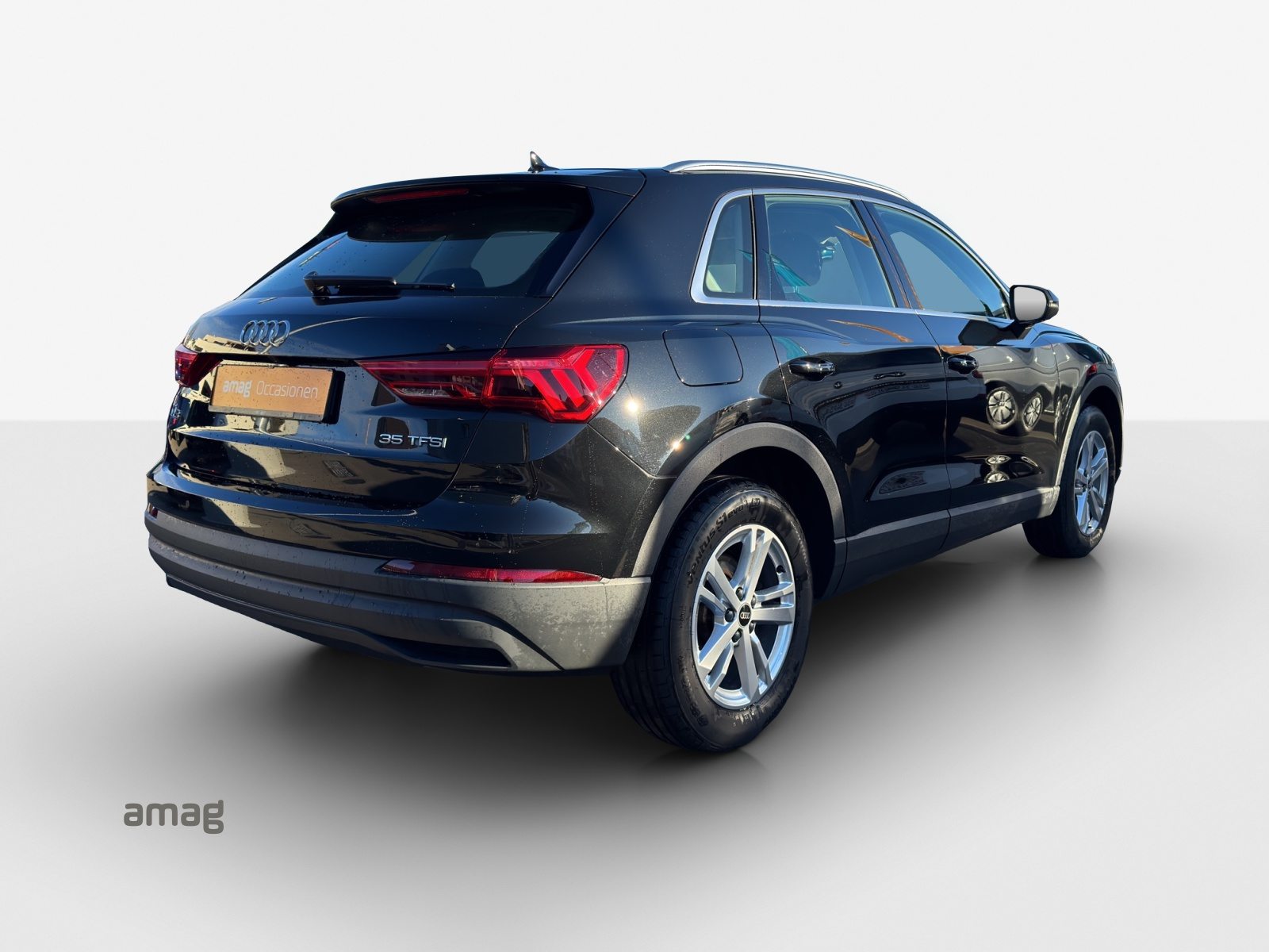 AUDI Q3 35 TFSI Attraction, Petrol, Second hand / Used, Automatic - 5