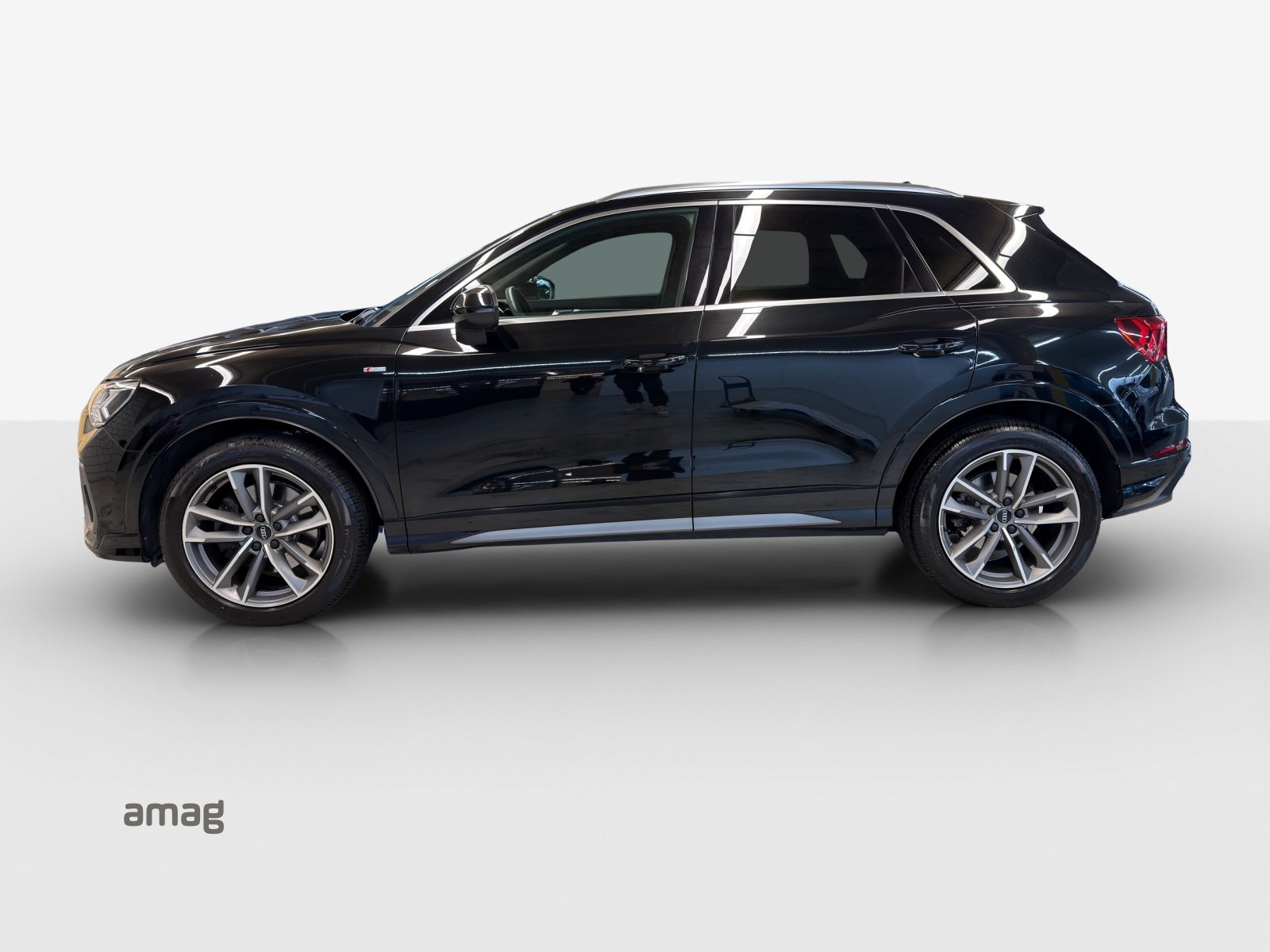 AUDI Q3 45 TFSI S line, Essence, Occasion / Utilisé, Automatique - 2