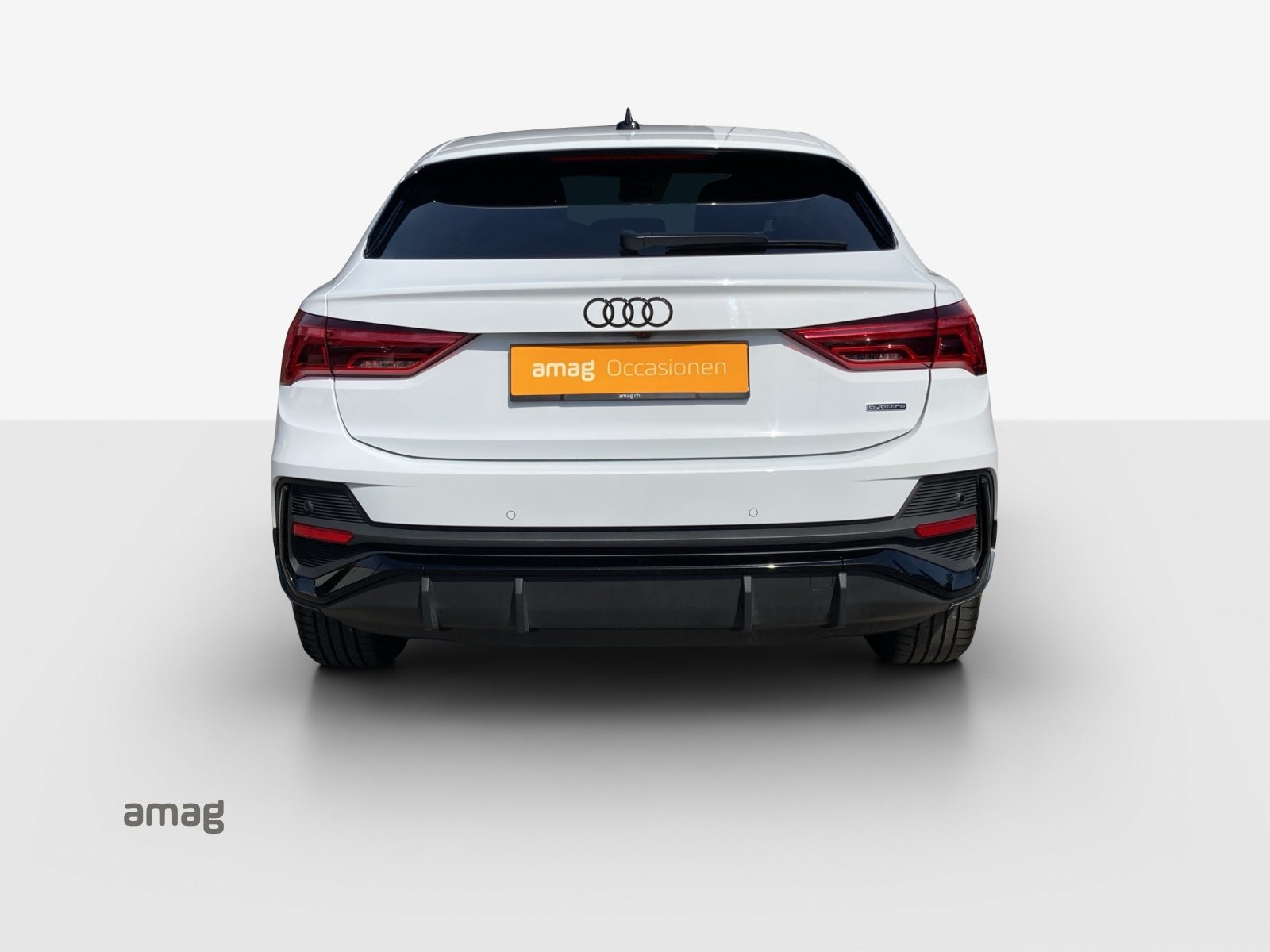 AUDI Q3 Sportback 40 TFSI S line, Petrol, Second hand / Used, Automatic - 4
