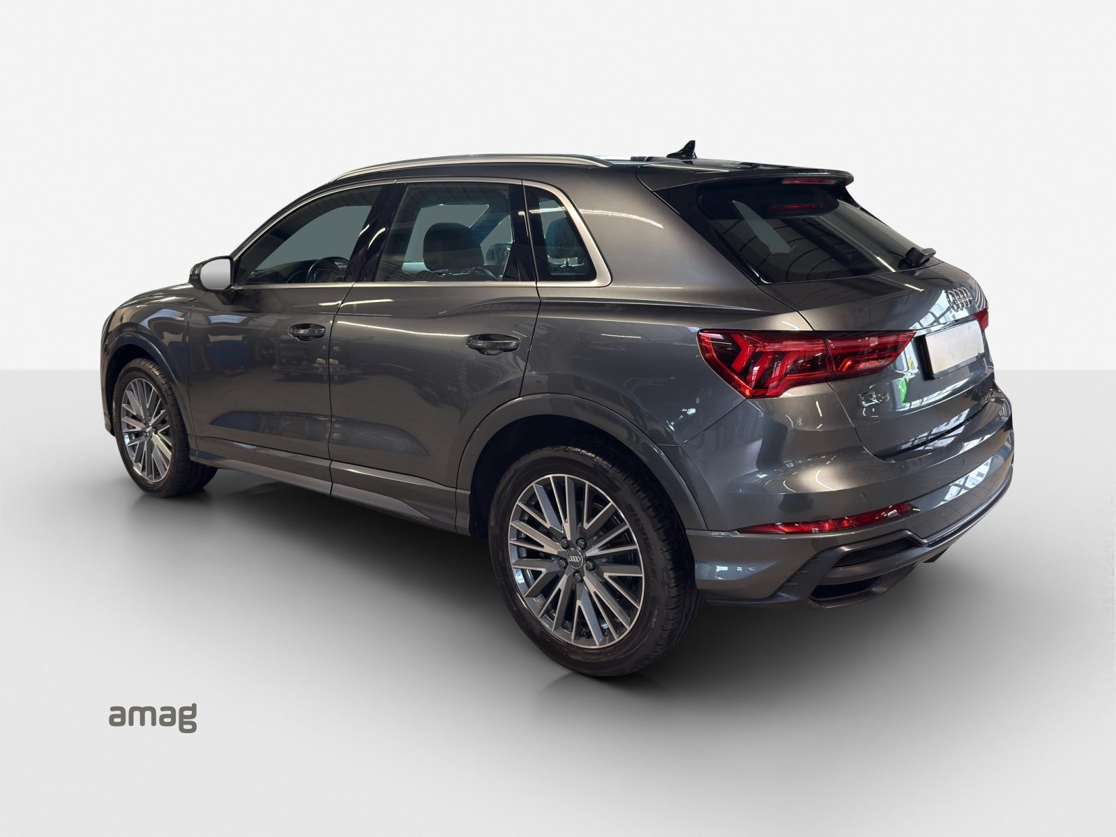 AUDI Q3 40 TFSI S line, Benzin, Occasion / Gebraucht, Automatik - 3