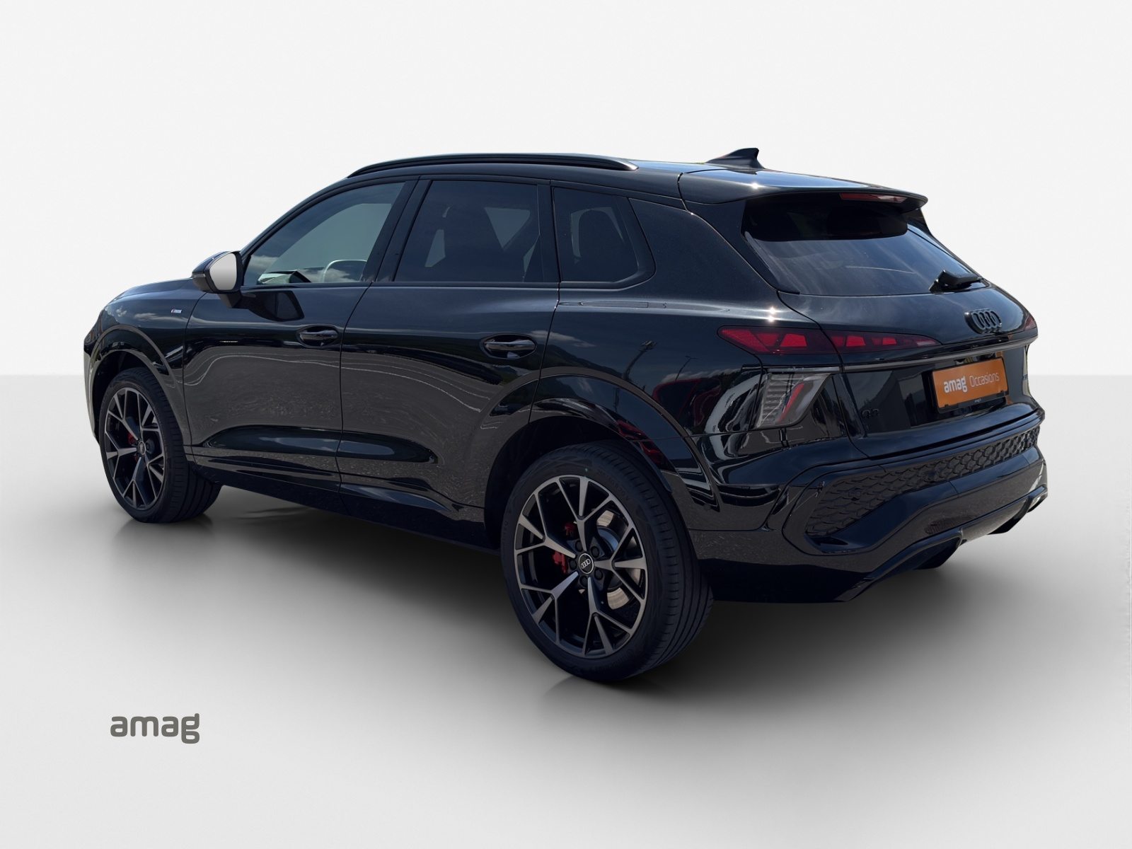 AUDI Q3 SUV TFSI 195 kW, Essence, Occasion / Utilisé, Automatique - 3