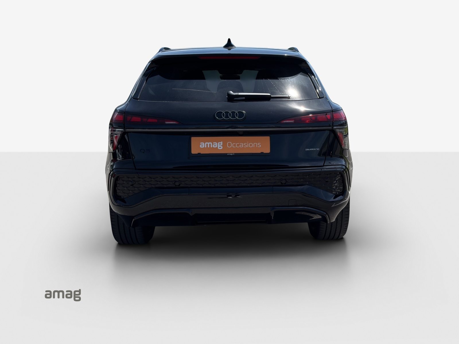 AUDI Q3 SUV TFSI 195 kW, Essence, Occasion / Utilisé, Automatique - 4
