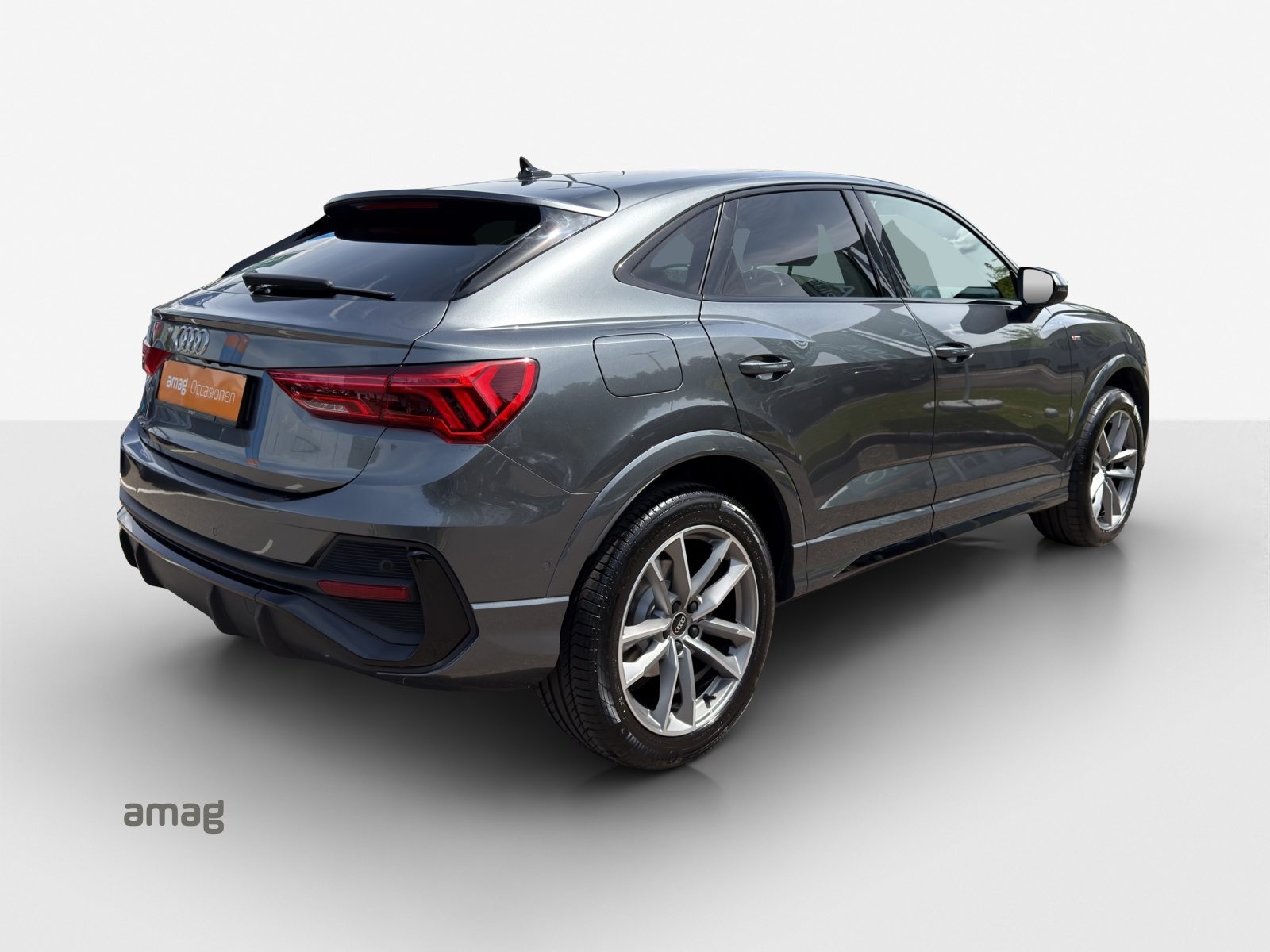 AUDI Q3 Sportback 35 TFSI S line Attraction, Benzin, Occasion / Gebraucht, Automatik - 2