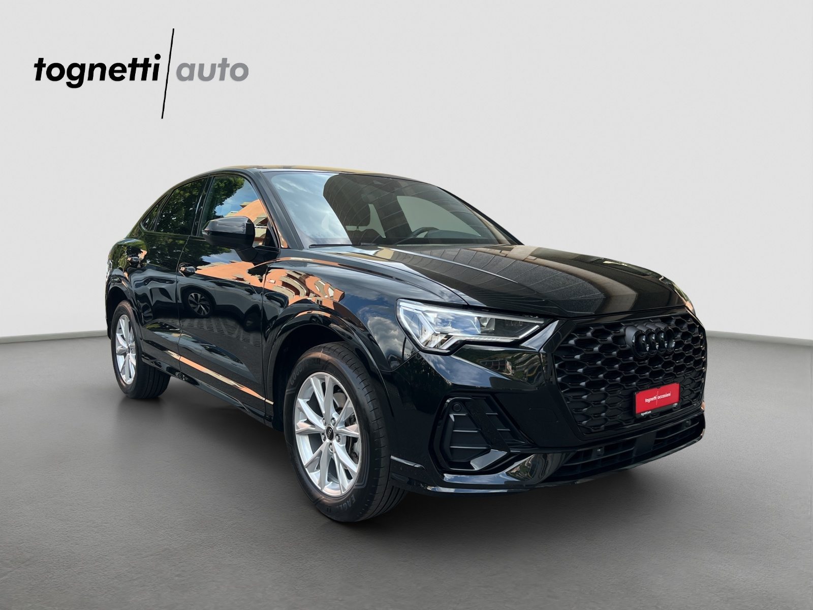 AUDI Q3 Sportback 35 TFSI S line Attraction, Benzin, Occasion / Gebraucht, Automatik - 2