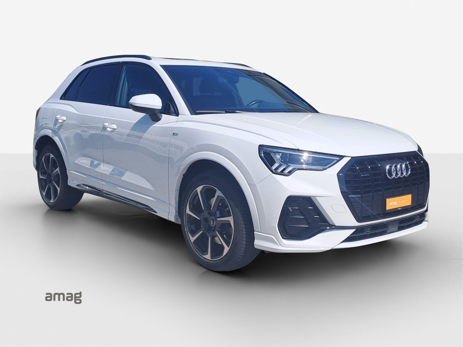 AUDI Q3 40 TDI S line Attraction, Diesel, Occasion / Gebraucht, Automatik - 6