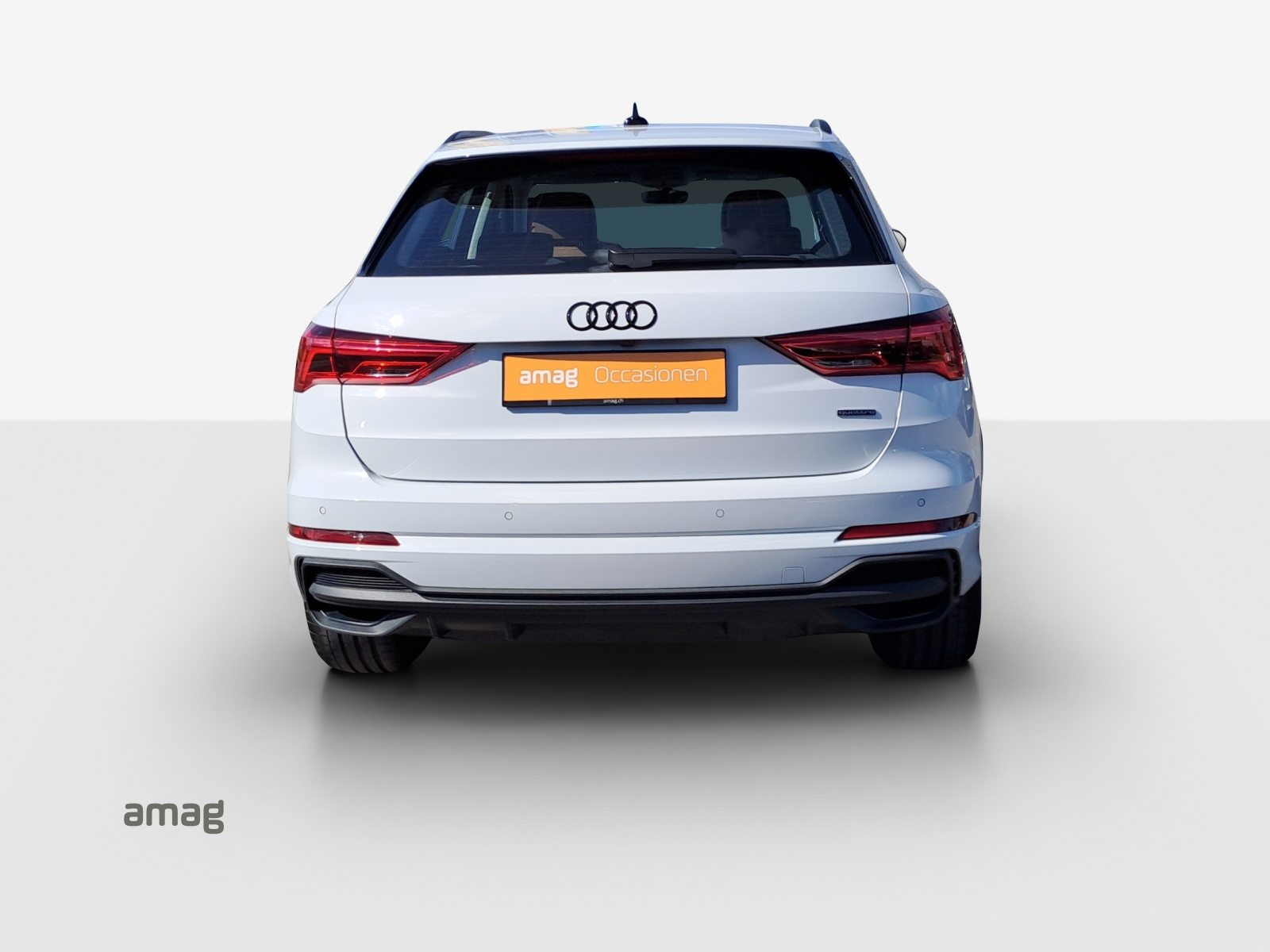 AUDI Q3 45 TFSI S line, Petrol, Second hand / Used, Automatic - 4