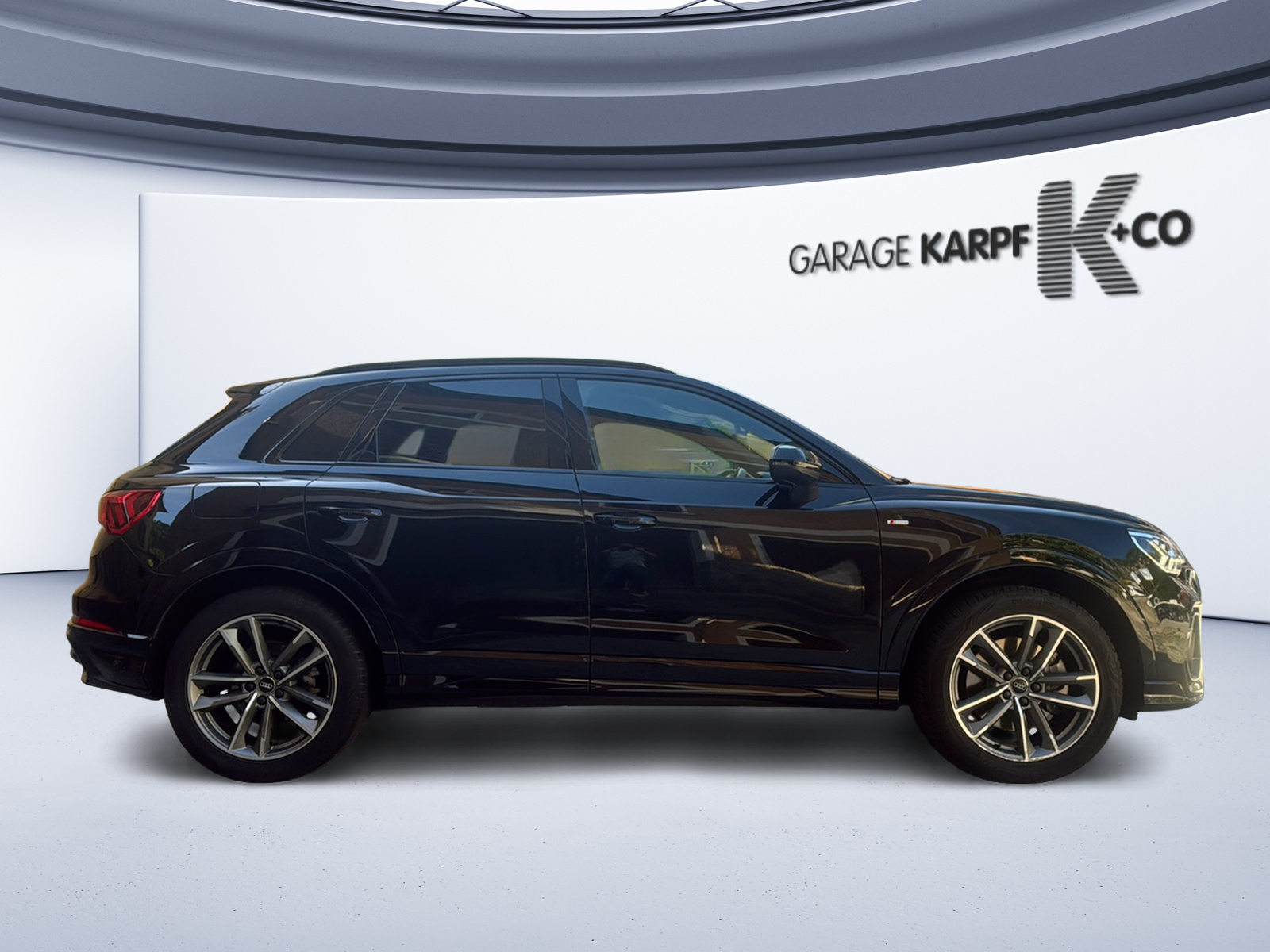 AUDI Q3 40 TFSI S line, Petrol, Second hand / Used, Automatic - 6