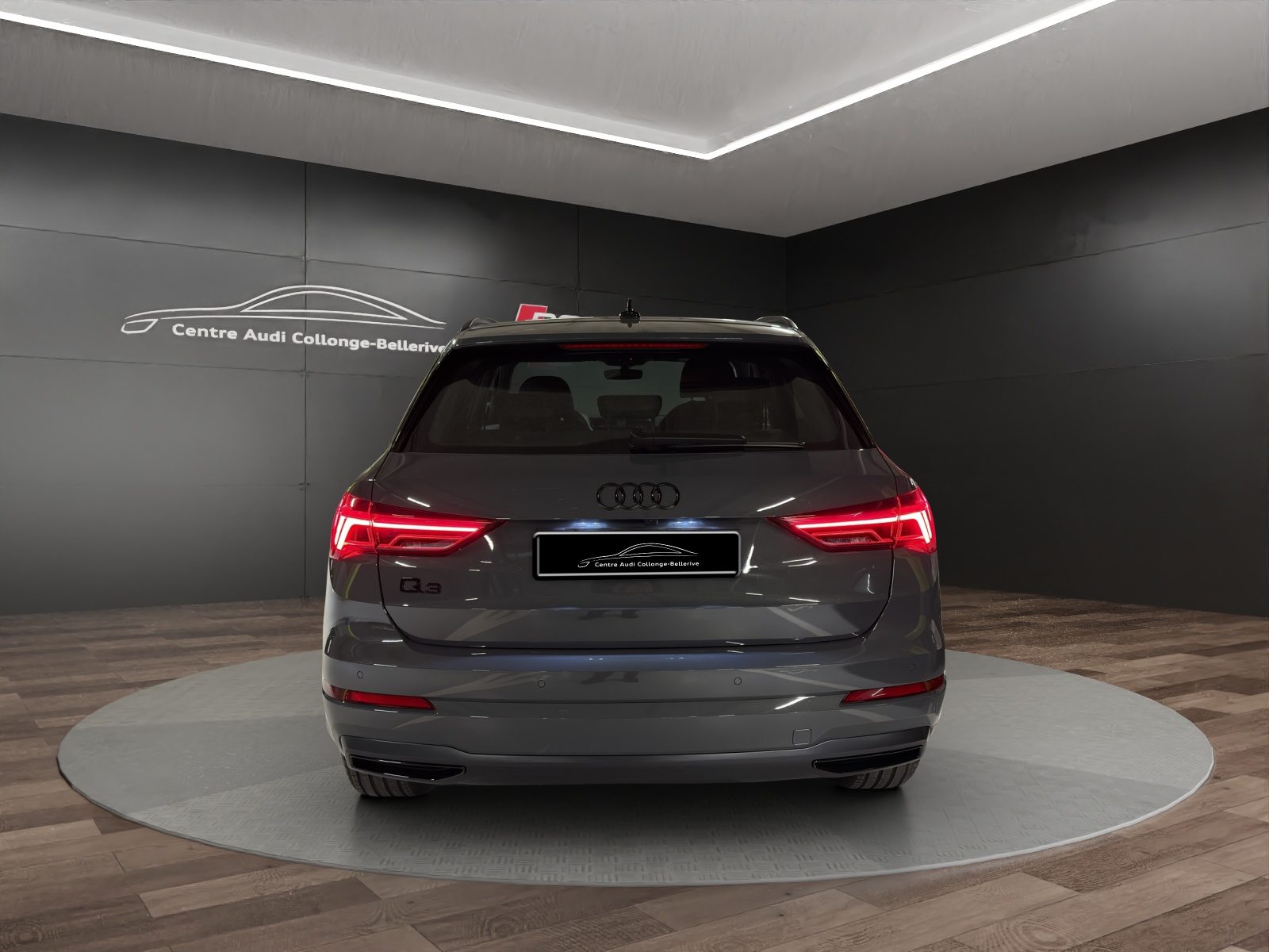 AUDI Q3 35 TFSI advanced Attraction, Petrol, Second hand / Used, Automatic - 5