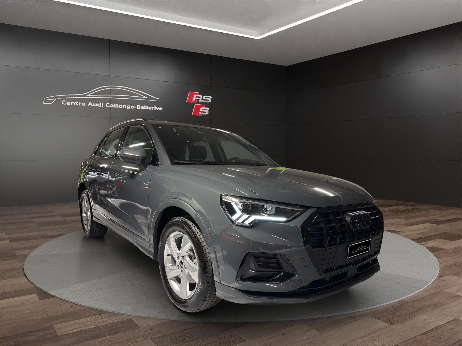 AUDI Q3 35 TFSI advanced Attraction, Petrol, Second hand / Used, Automatic - 7