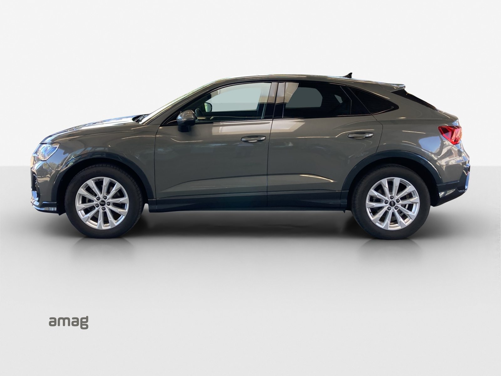 AUDI Q3 Sportback 35 TFSI Attraction, Essence, Occasion / Utilisé, Automatique - 2