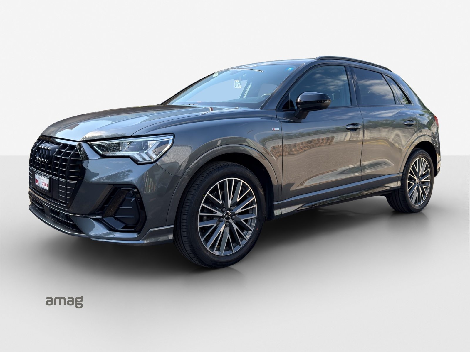 AUDI Q3 35 TFSI S line Attraction