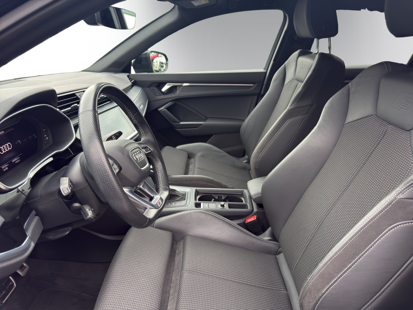 AUDI Q3 SB 40TDI S line Att qu, Diesel, Occasion / Utilisé, Automatique - 7