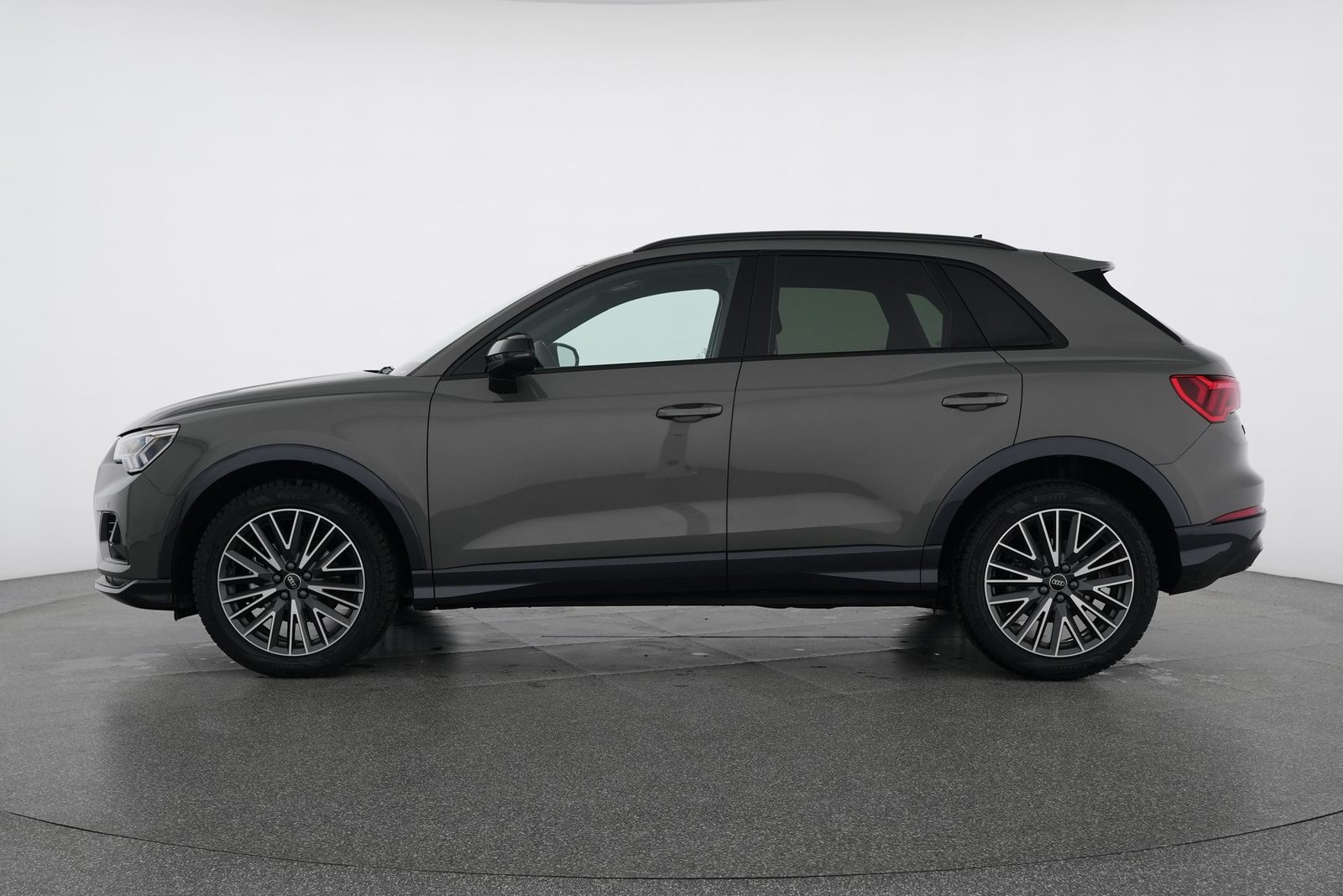 AUDI Q3 35 TFSI advanced Attraction, Benzina, Occasioni / Usate, Automatico - 3
