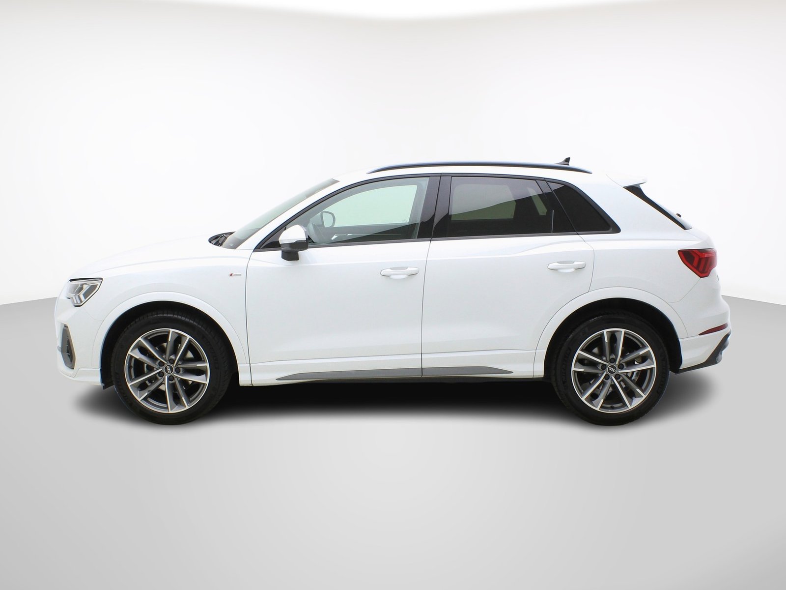 AUDI Q3 35 TFSI S line S-Tronic, Hybride Léger Essence/Électricité, Occasion / Utilisé, Automatique - 3