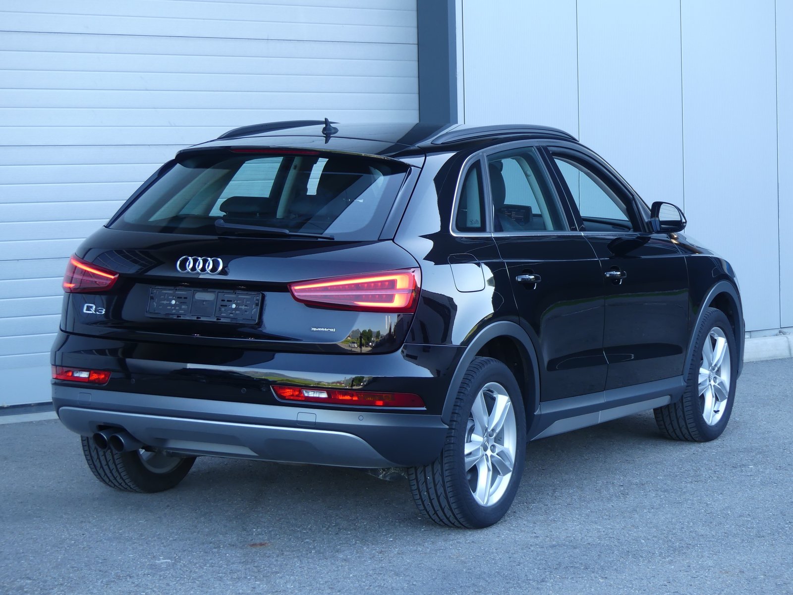 AUDI Q3 2.0 TFSI design quatt., Petrol, Second hand / Used, Manual - 5