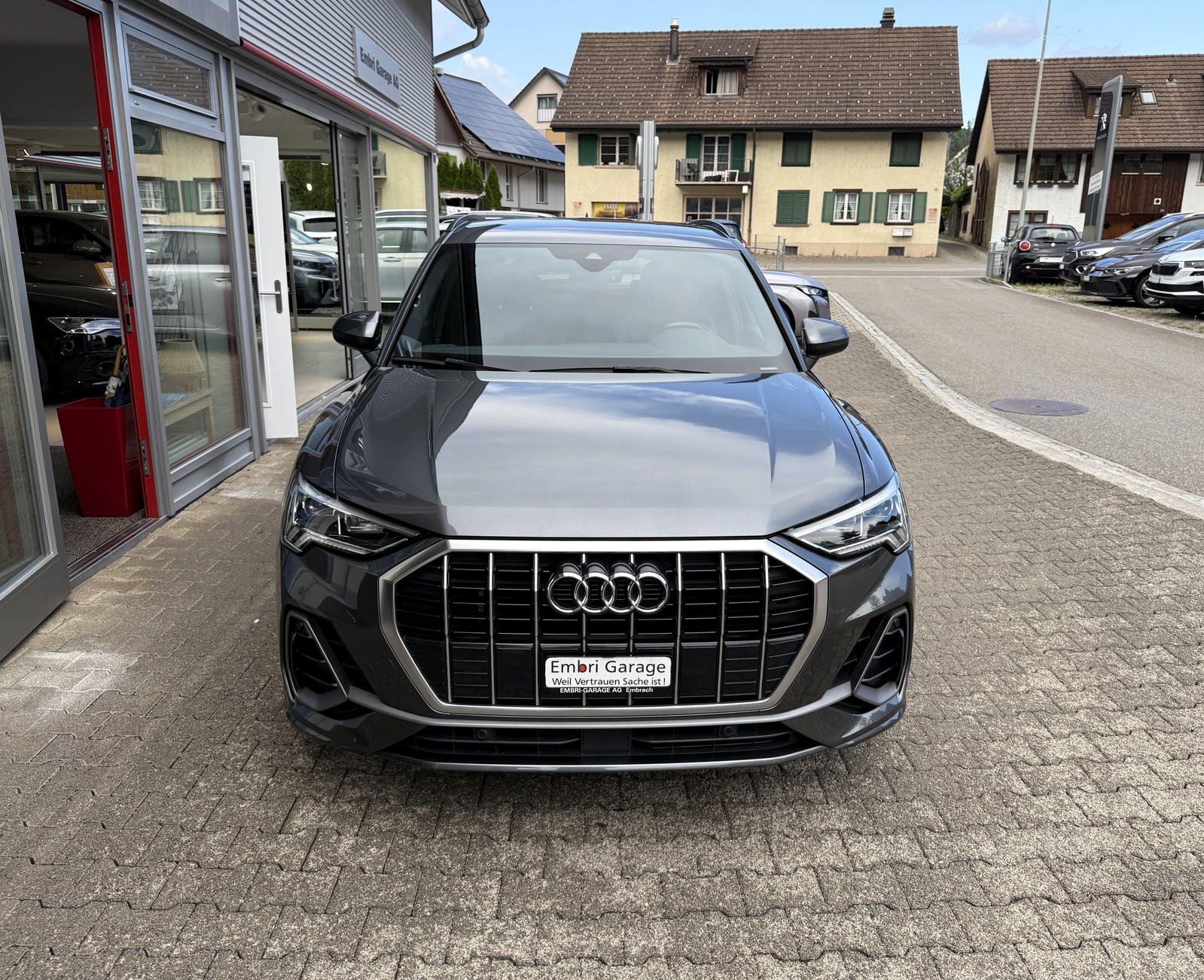 AUDI Q3 35 TFSI S line S-tronic, Petrol, Second hand / Used, Automatic - 2