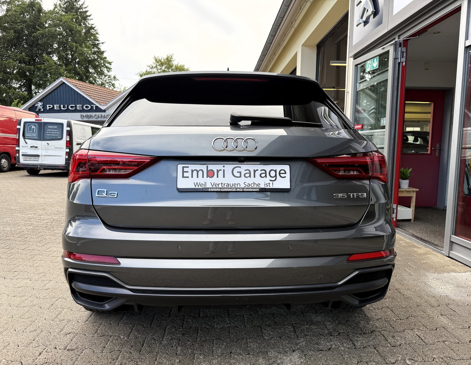 AUDI Q3 35 TFSI S line S-tronic, Petrol, Second hand / Used, Automatic - 6