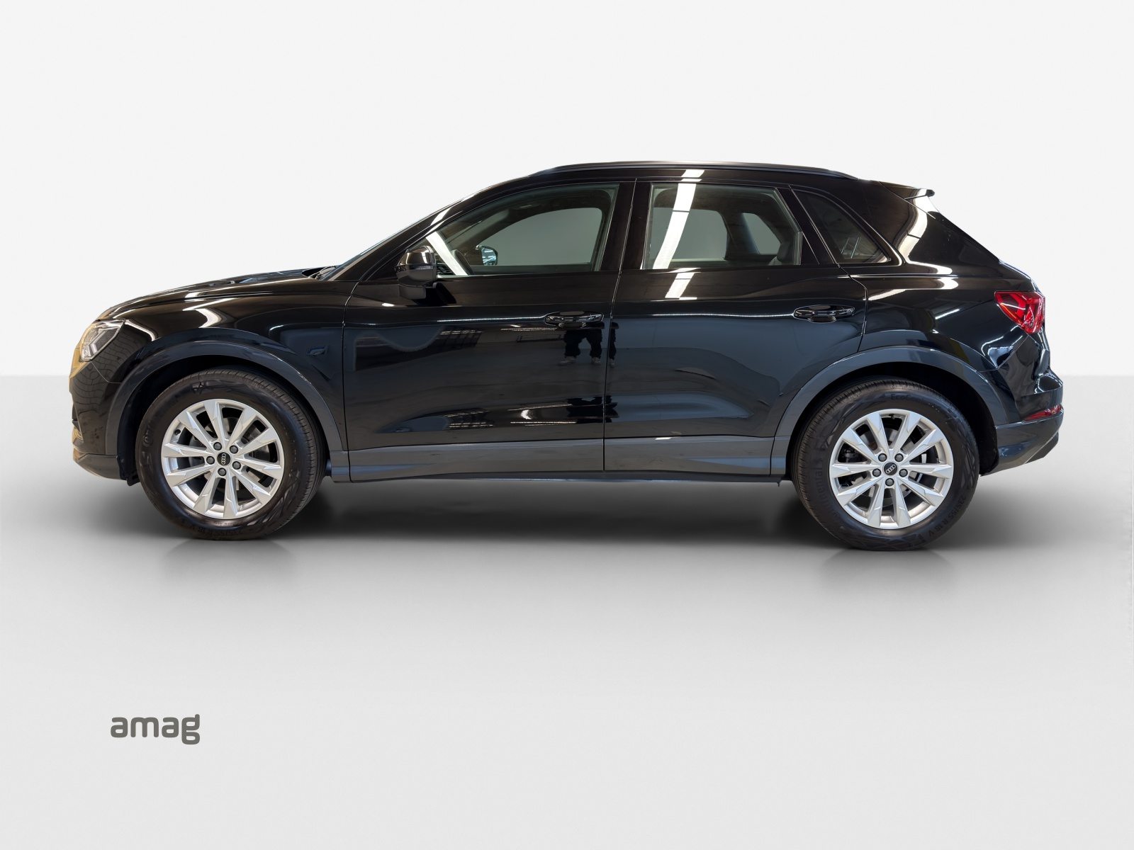 AUDI Q3 35 TFSI advanced Attraction, Benzin, Occasion / Gebraucht, Automatik - 2