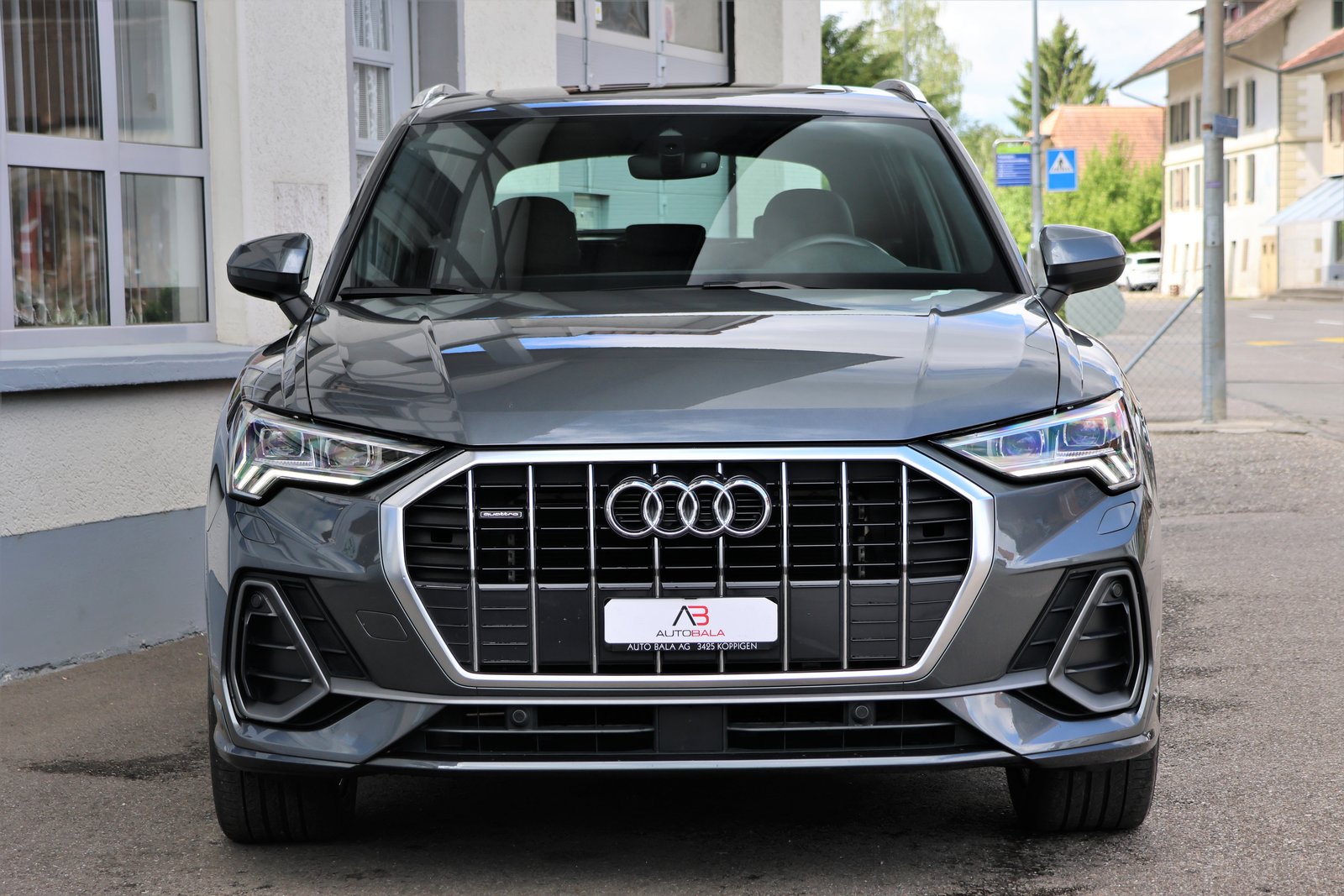 AUDI Q3 40 TDI S line quattro S-tronic, Diesel, Occasion / Gebraucht, Automatik - 2