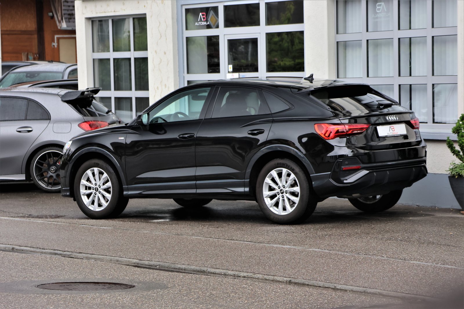 AUDI Q3 Sportback 40 TFSI S line quattro S-tronic, Petrol, Second hand / Used, Automatic - 4