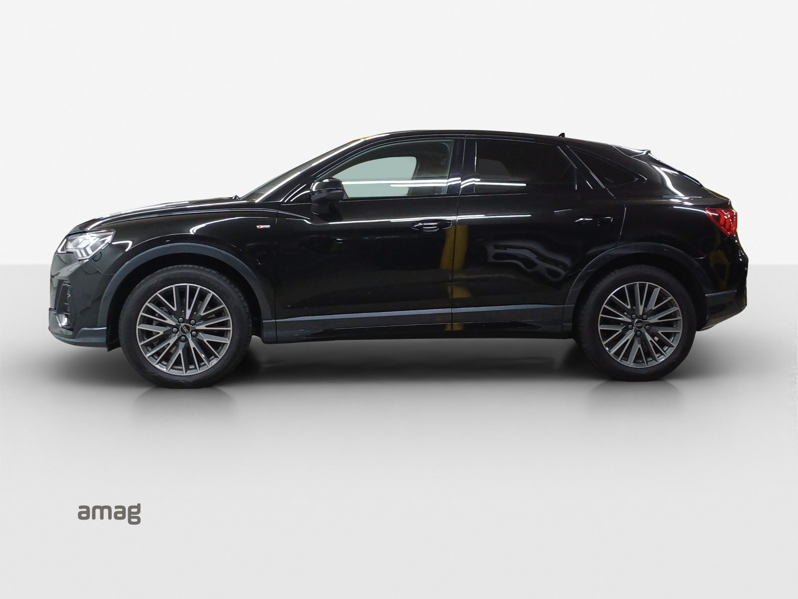 AUDI Q3 Sportback 40 TFSI S line, Benzin, Occasion / Gebraucht, Automatik - 2