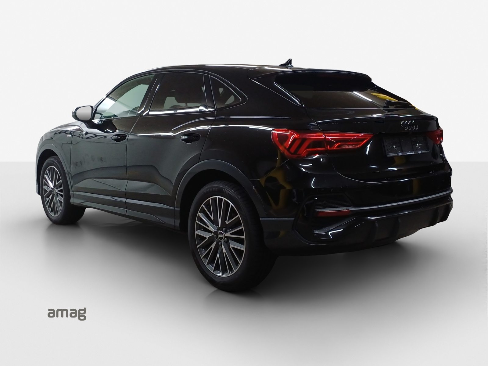 AUDI Q3 Sportback 40 TFSI S line, Benzin, Occasion / Gebraucht, Automatik - 3