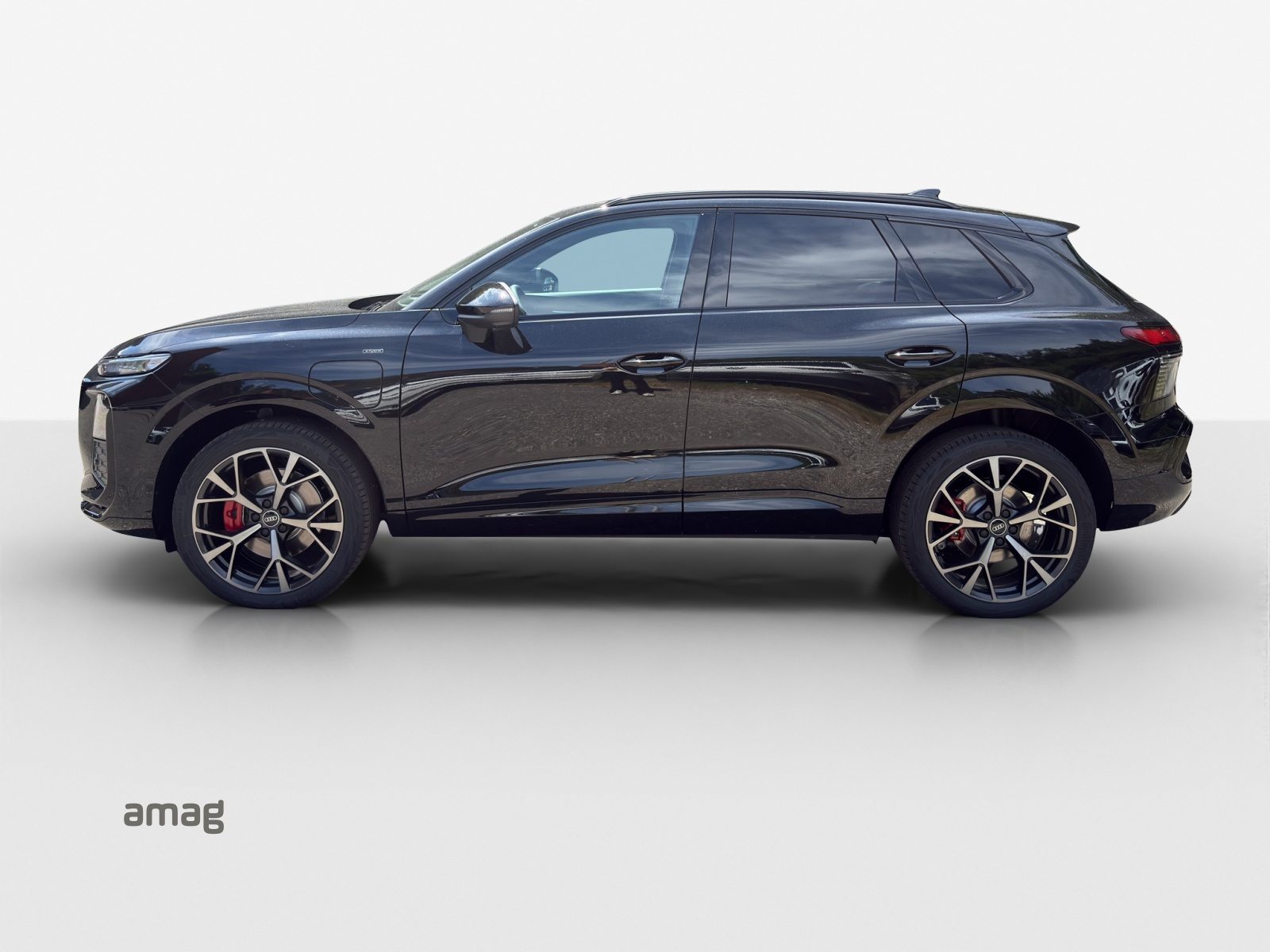AUDI Q3 SUV e-hybrid 200 kW, Full-Hybrid Petrol/Electric, Second hand / Used, Automatic - 2