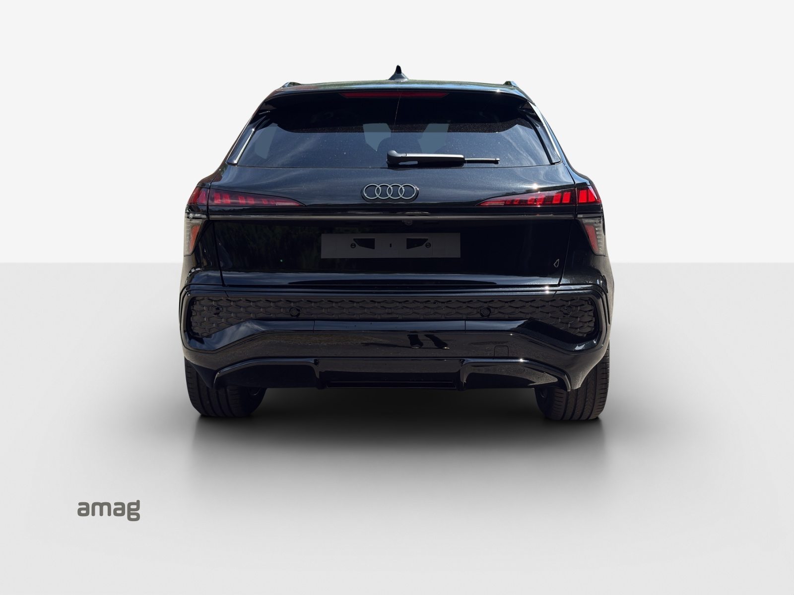 AUDI Q3 SUV e-hybrid 200 kW, Full-Hybrid Petrol/Electric, Second hand / Used, Automatic - 4