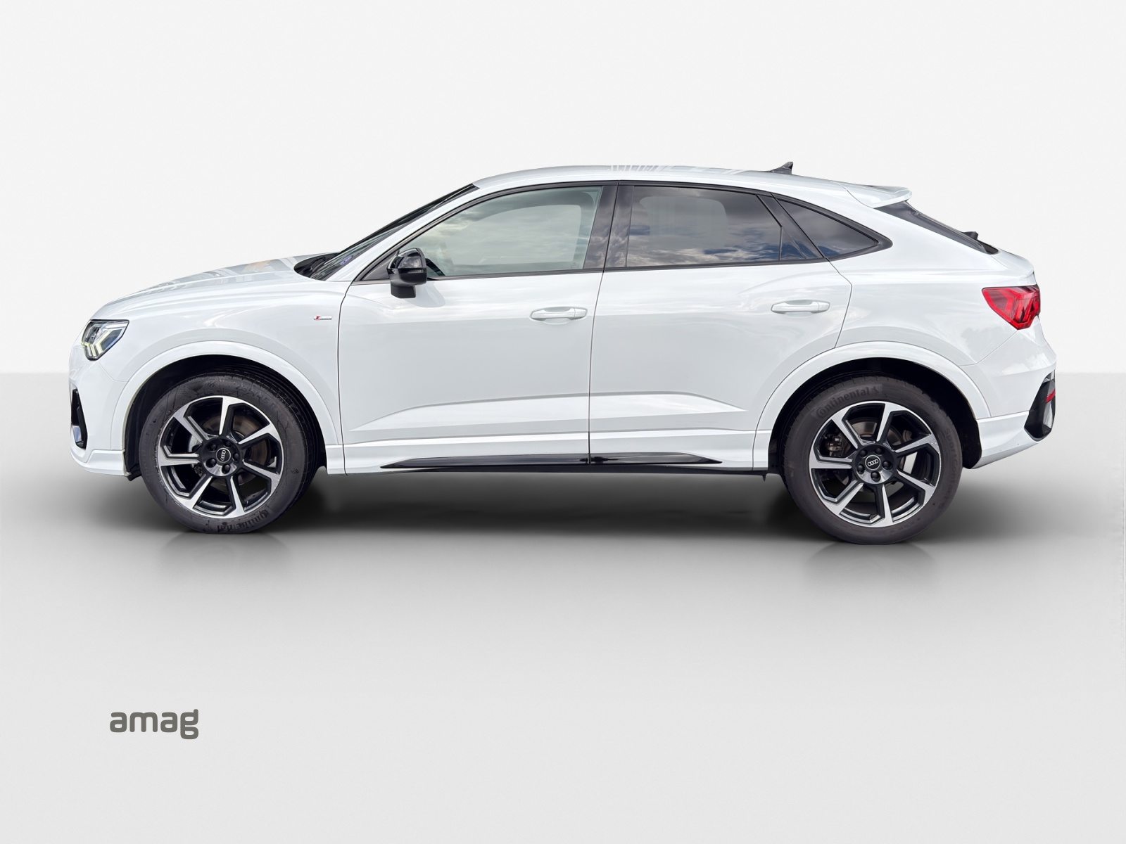 AUDI Q3 Sportback 35 TFSI S line Attraction, Petrol, Second hand / Used, Automatic - 2
