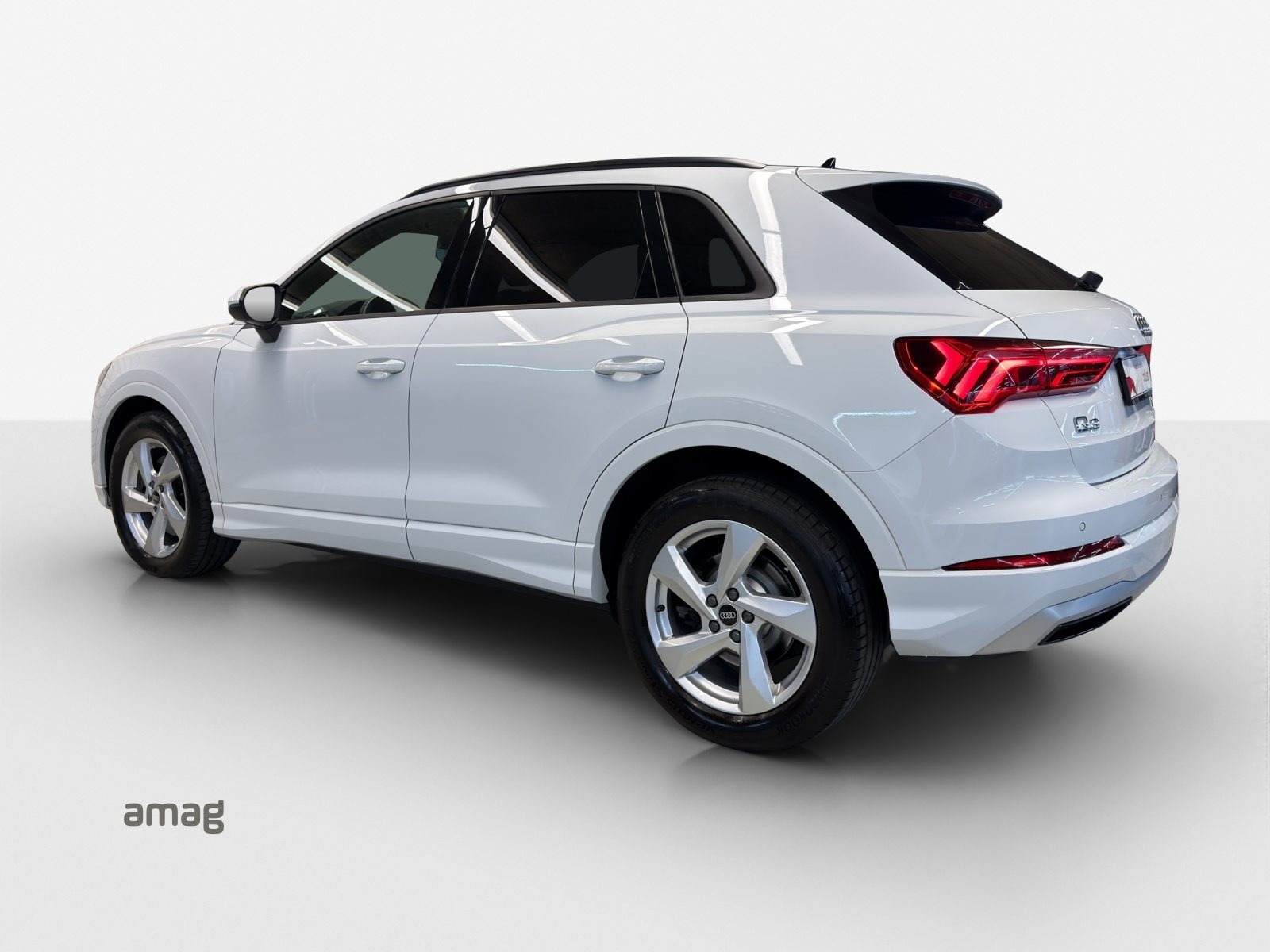 AUDI Q3 40 TFSI advanced, Benzin, Occasion / Gebraucht, Automatik - 3