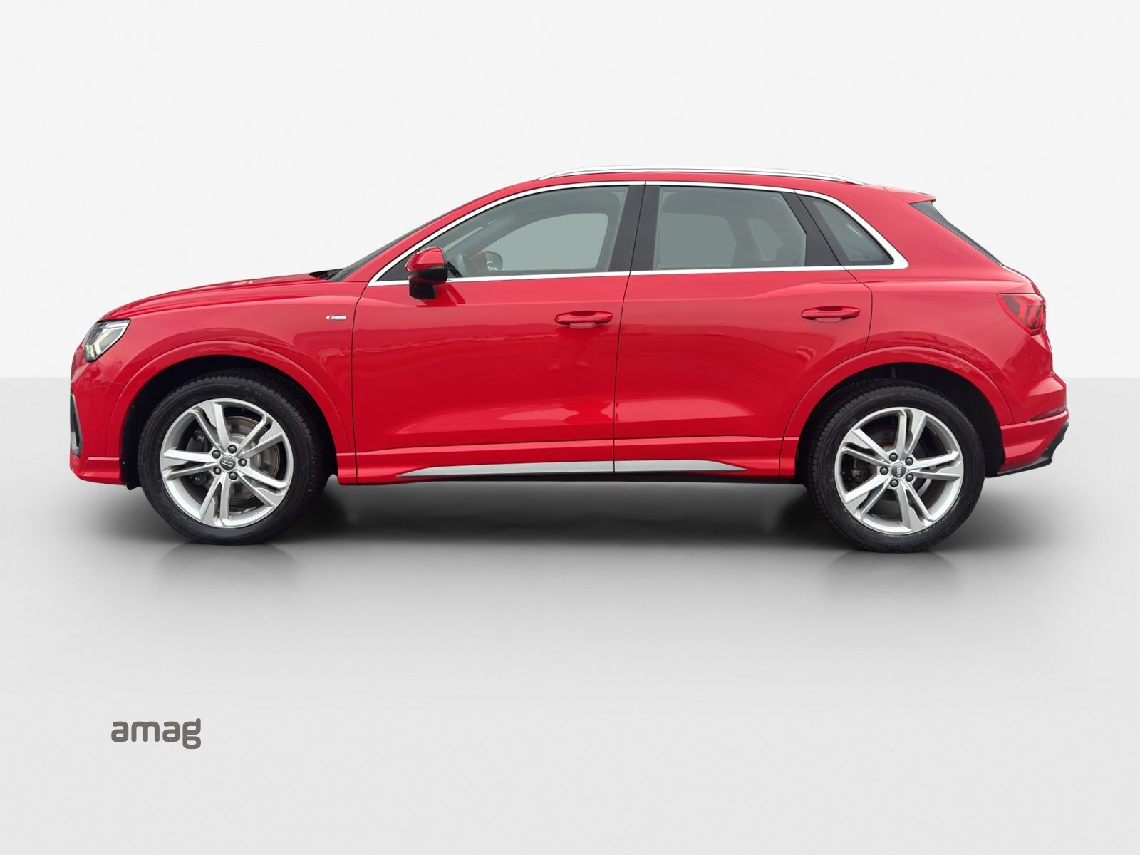 AUDI Q3 40 TDI S line Attraction, Diesel, Second hand / Used, Automatic - 2