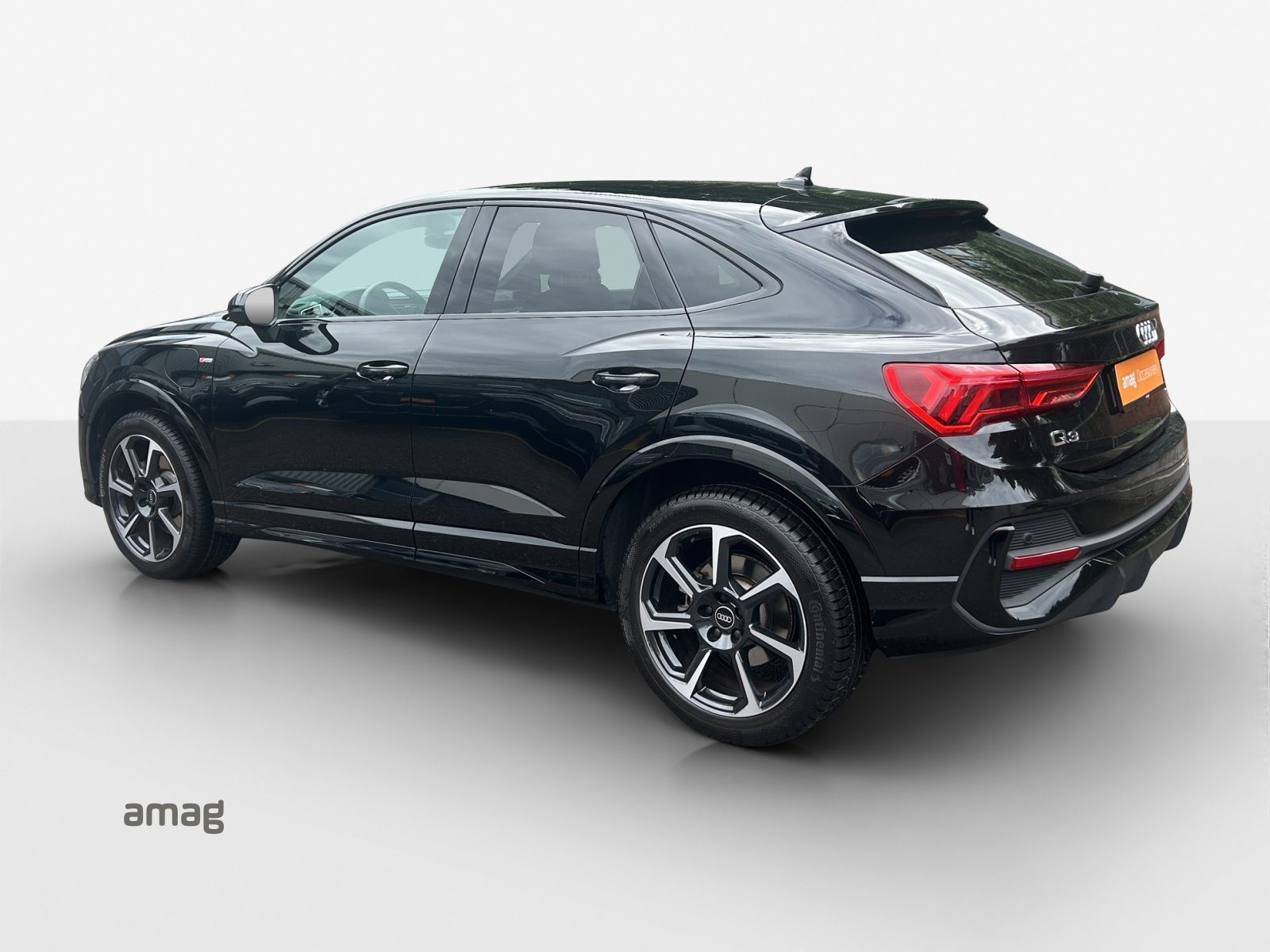 AUDI Q3 Sportback 45 TFSI e S line, Full-Hybrid Petrol/Electric, Second hand / Used, Automatic - 3