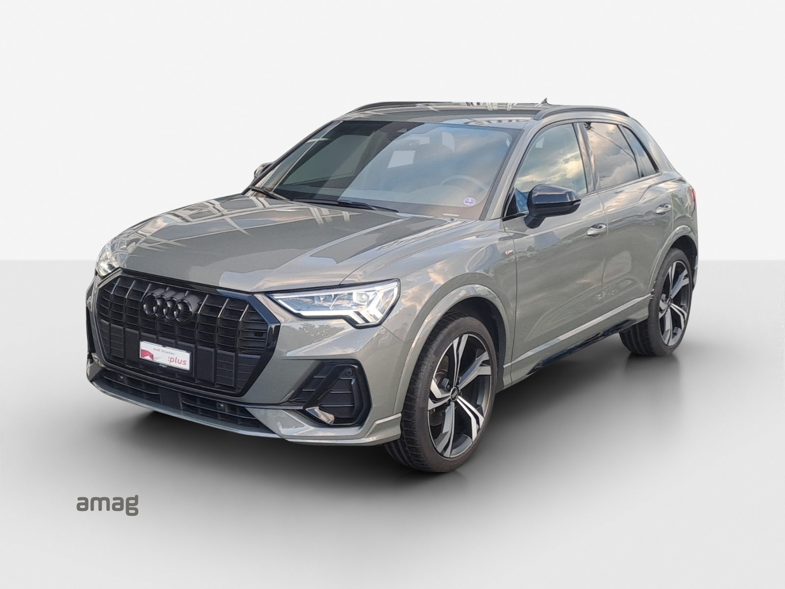 AUDI Q3 35 TFSI S line Attraction