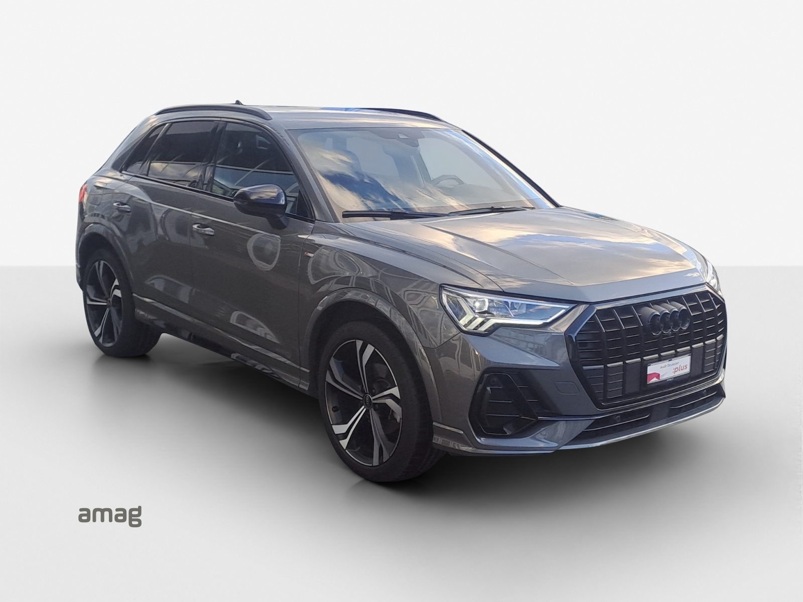 AUDI Q3 35 TFSI S line Attraction, Benzin, Occasion / Gebraucht, Automatik - 6