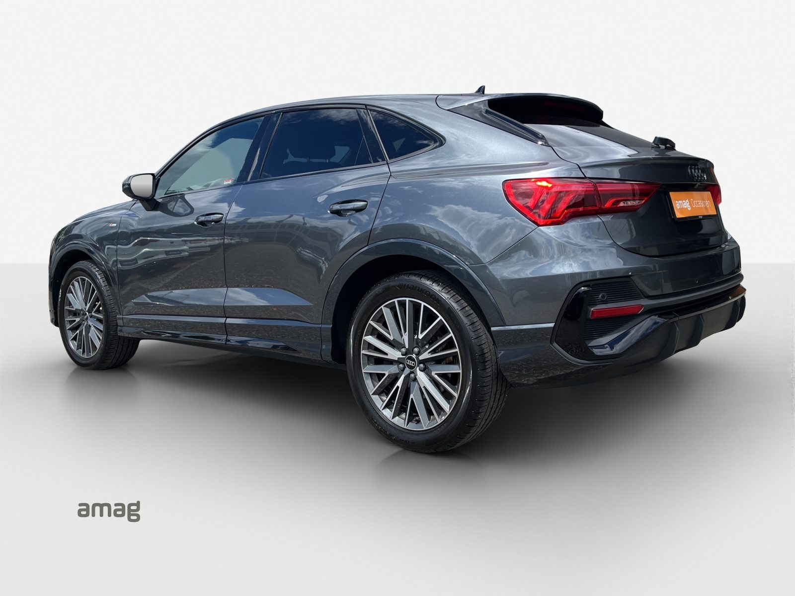 AUDI Q3 Sportback 40 TFSI S line, Petrol, Second hand / Used, Automatic - 3