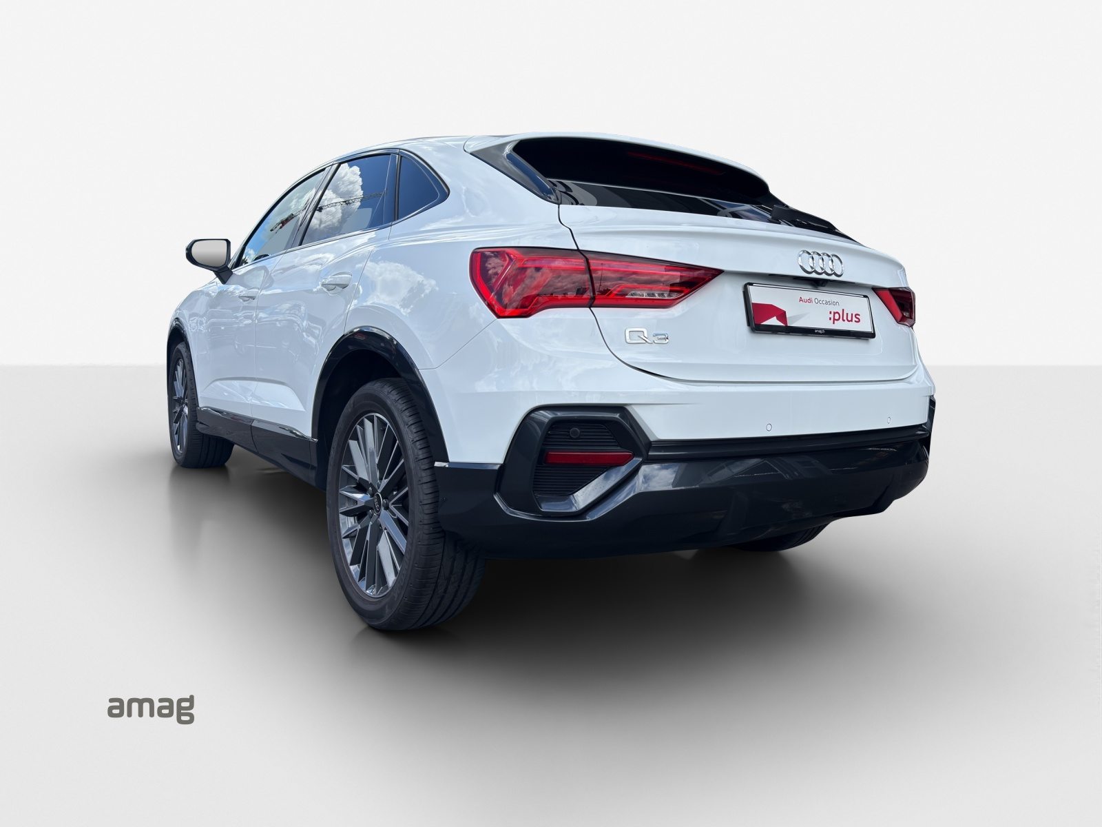 AUDI Q3 Sportback 35 TFSI Attraction, Benzin, Occasion / Gebraucht, Automatik - 3