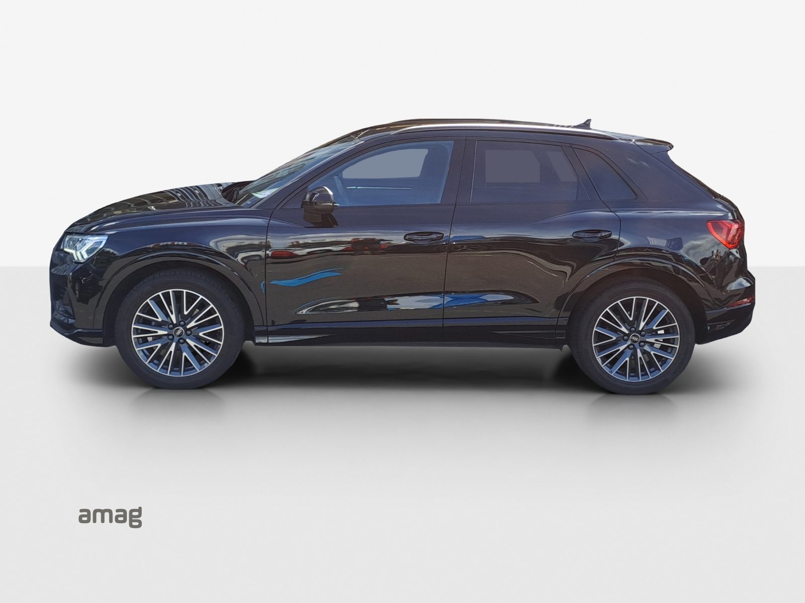 AUDI Q3 35 TFSI advanced Attraction, Benzin, Occasion / Gebraucht, Automatik - 2
