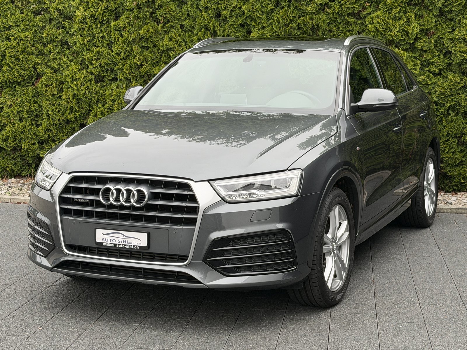 AUDI Q3 2.0 TFSI sport quattro S-tronic / CH-Fahrzeug