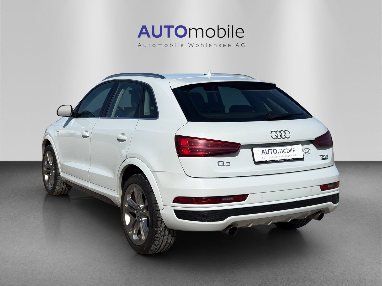 AUDI Q3 2.0 TFSI design quattro S-tronic, Benzin, Occasion / Gebraucht, Automatik - 7