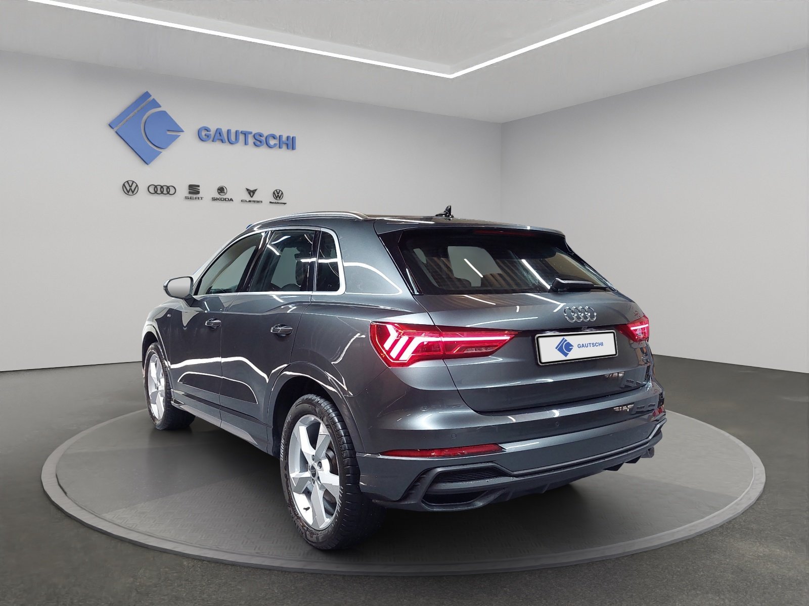 AUDI Q3 40 TFSI S line quattro S-tronic, Benzin, Occasion / Gebraucht, Automatik - 3