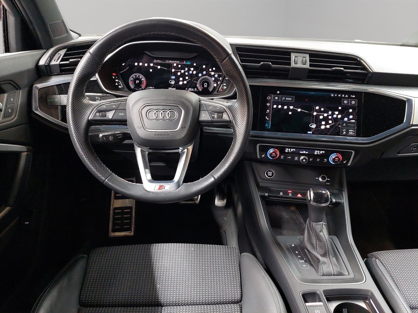 AUDI Q3 40 TFSI S line quattro S-tronic, Benzin, Occasion / Gebraucht, Automatik - 7