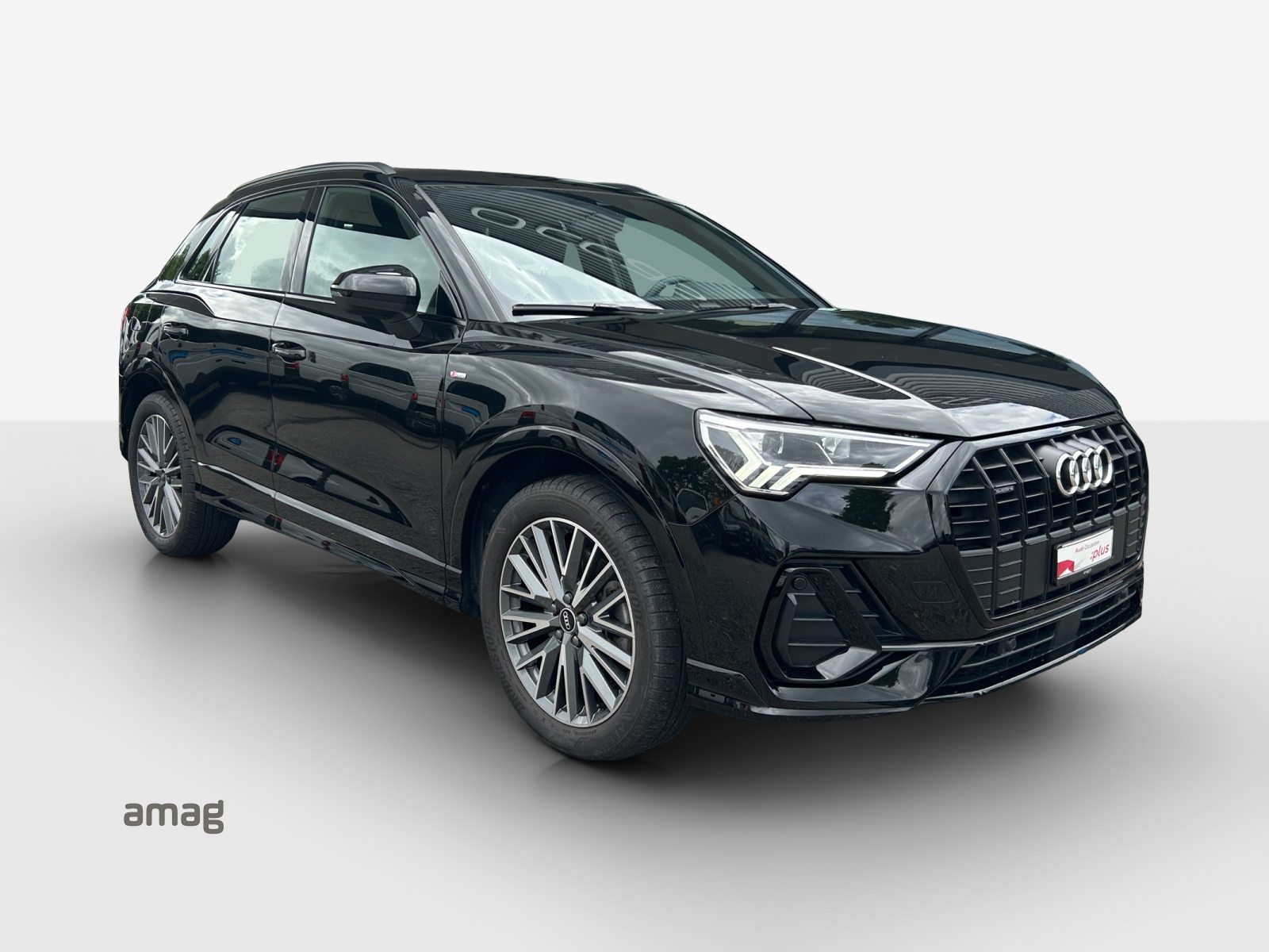 AUDI Q3 40 TDI S line Attraction, Diesel, Occasion / Gebraucht, Automatik - 6