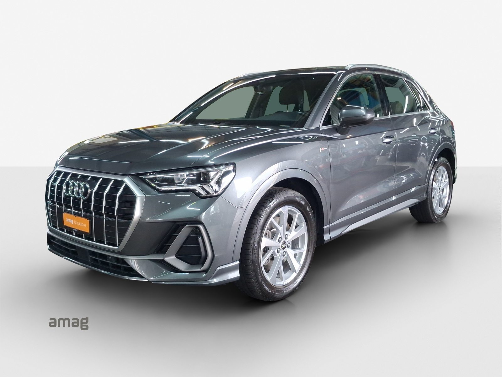 AUDI Q3 40 TFSI S line