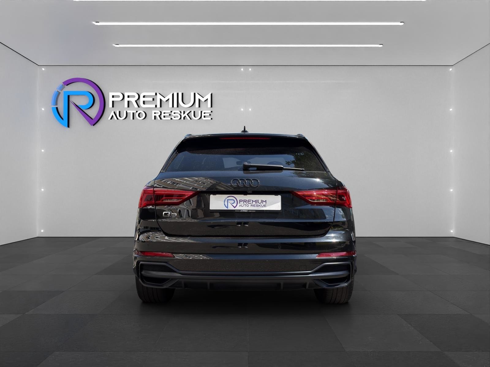 AUDI Q3 35 TFSI S line S-tronic, Petrol, Second hand / Used, Automatic - 5