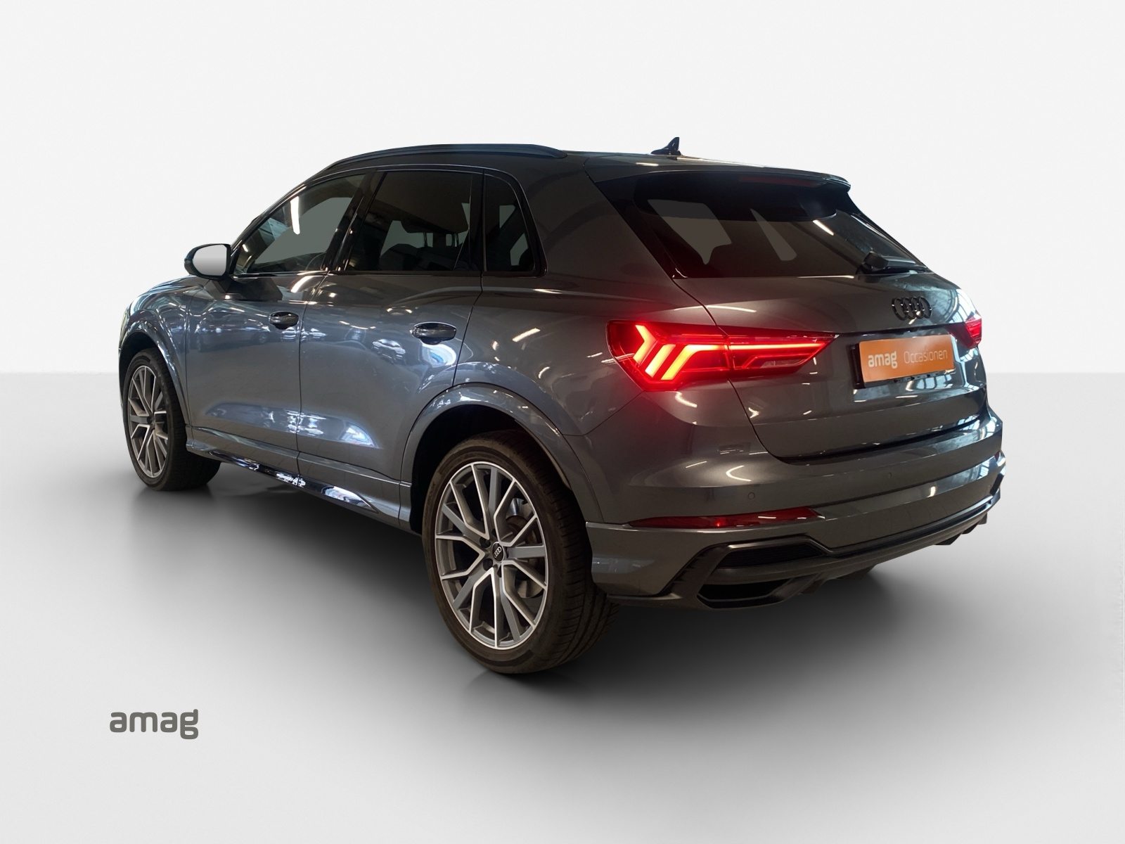 AUDI Q3 35 TFSI S line Attraction, Benzin, Occasion / Gebraucht, Automatik - 3