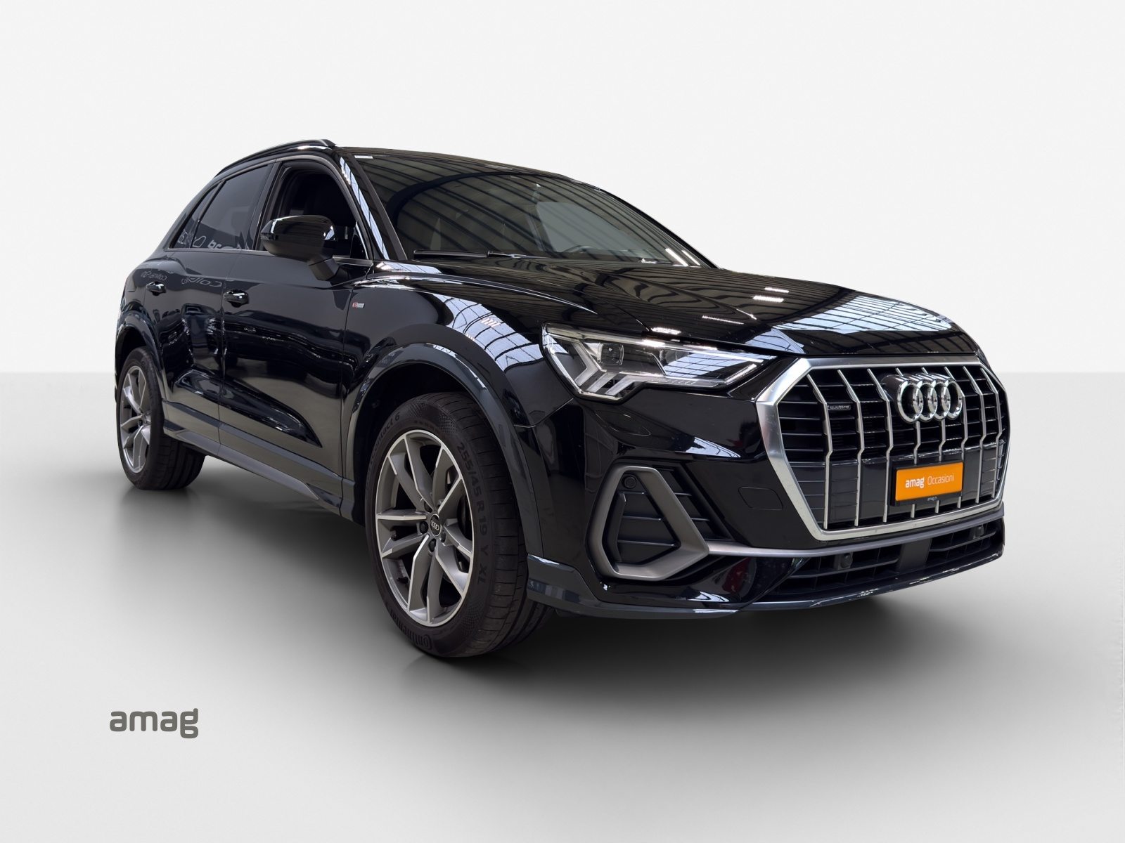 AUDI Q3 40 TFSI S line, Benzin, Occasion / Gebraucht, Automatik - 6