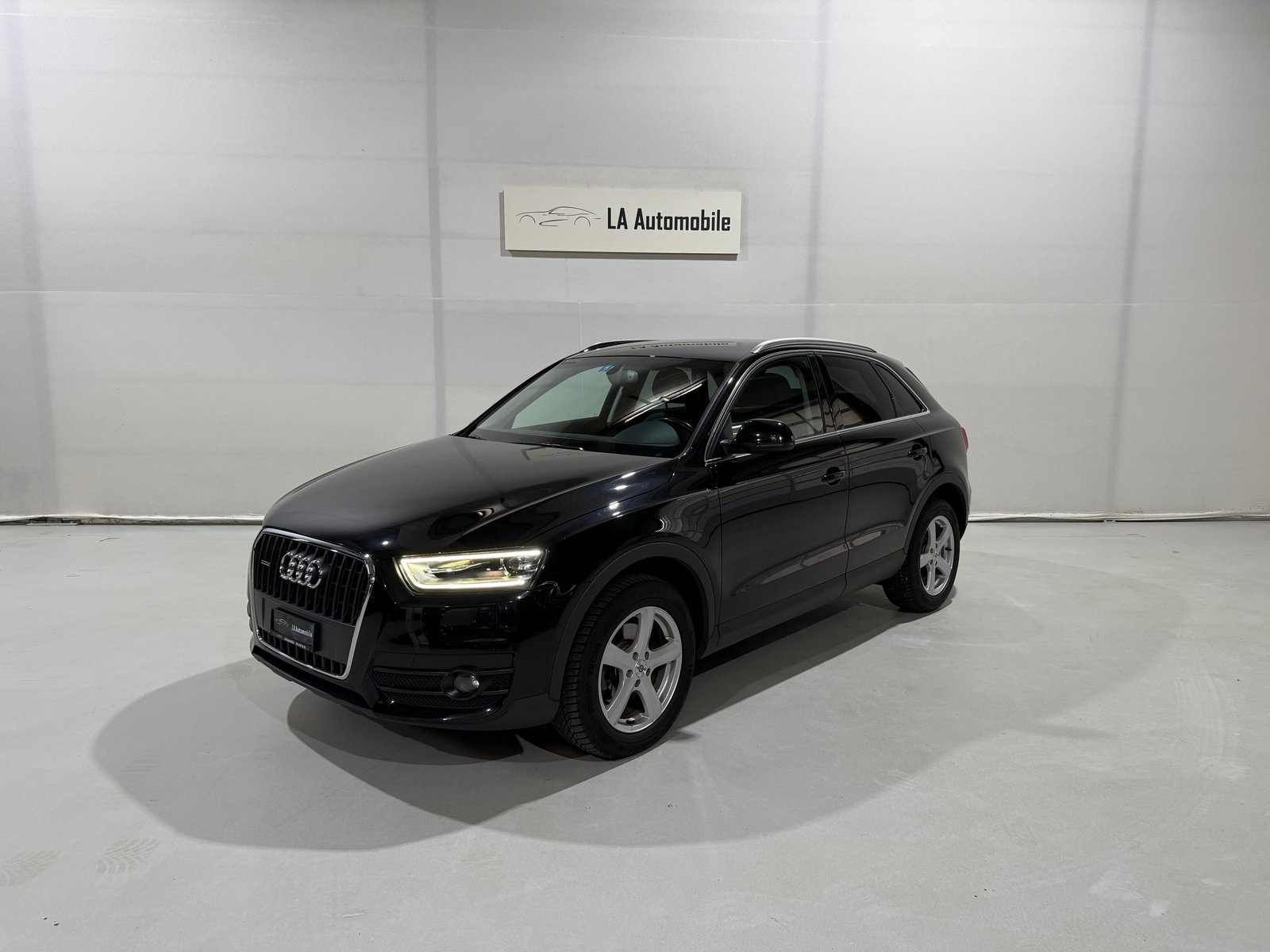 AUDI Q3 2.0 TDI quattro S-tronic CH Fahrzeug