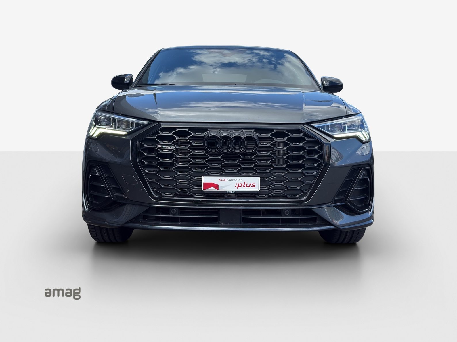 AUDI Q3 Sportback 40 TFSI S line, Benzin, Occasion / Gebraucht, Automatik - 7